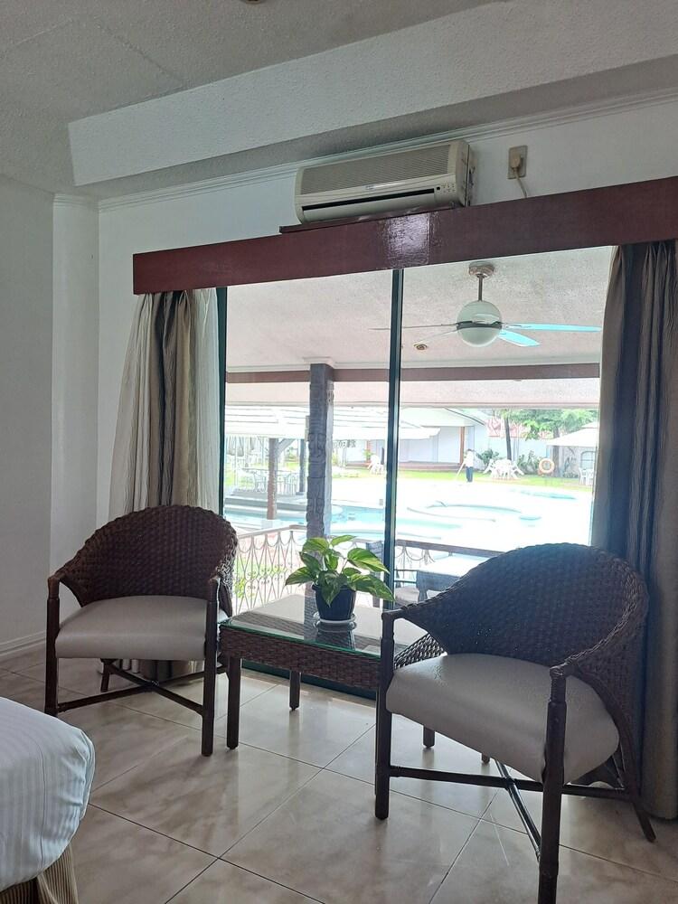 Wild Orchid 3*